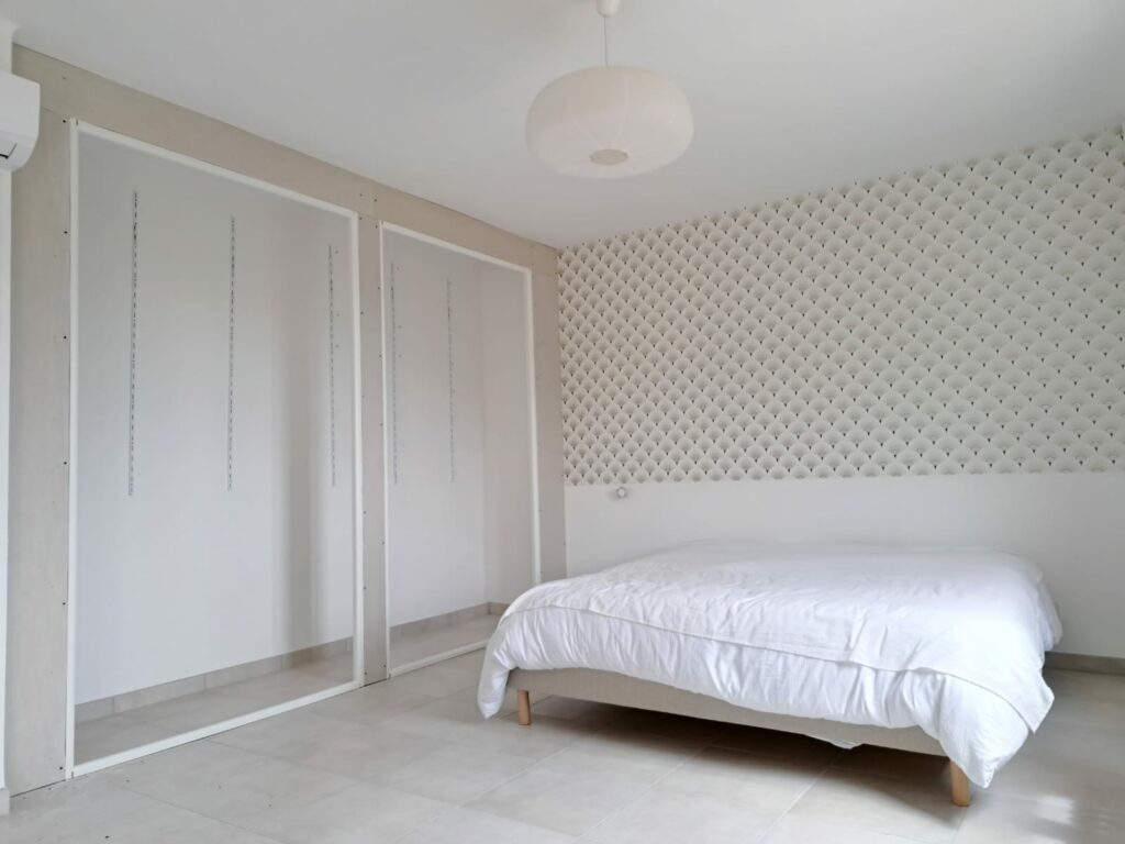 Plans 3D de réaménagement d’une chambre et optimisation d'espace – ambiance cocooning  Toulon et environs