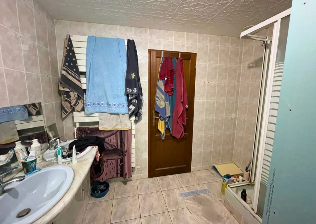 Travaux salle de bain avant rénovation